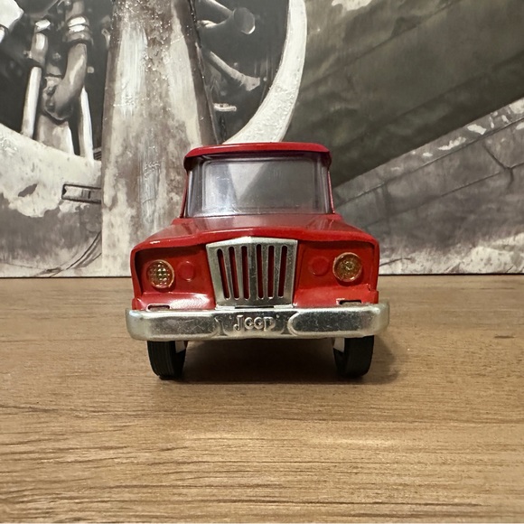 VTG red Tonka Jeep truck - Picture 5 of 7